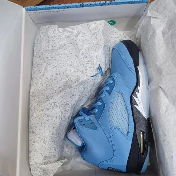 Air Jordan 5 Retro 'UNC University Blue' photo review