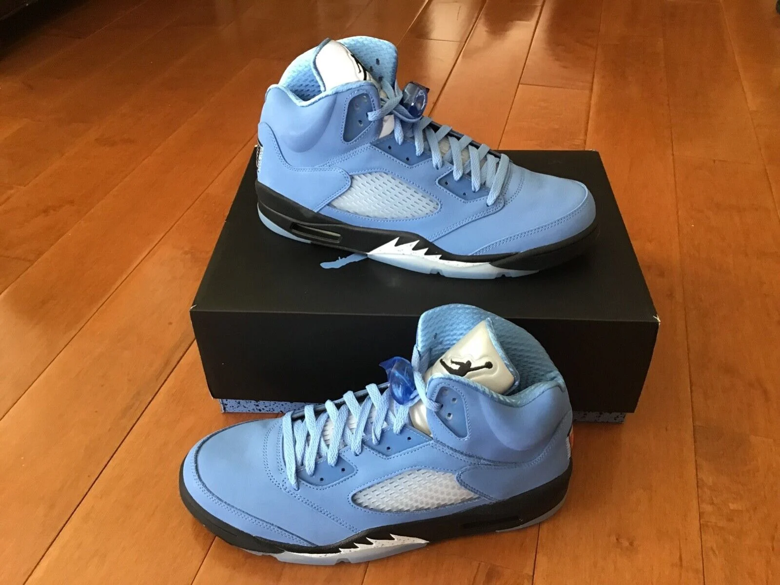 Air Jordan 5 Retro 'UNC University Blue' photo review